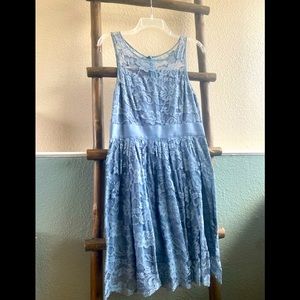 Blue-Gray Floral Lace Sleeveless Dress